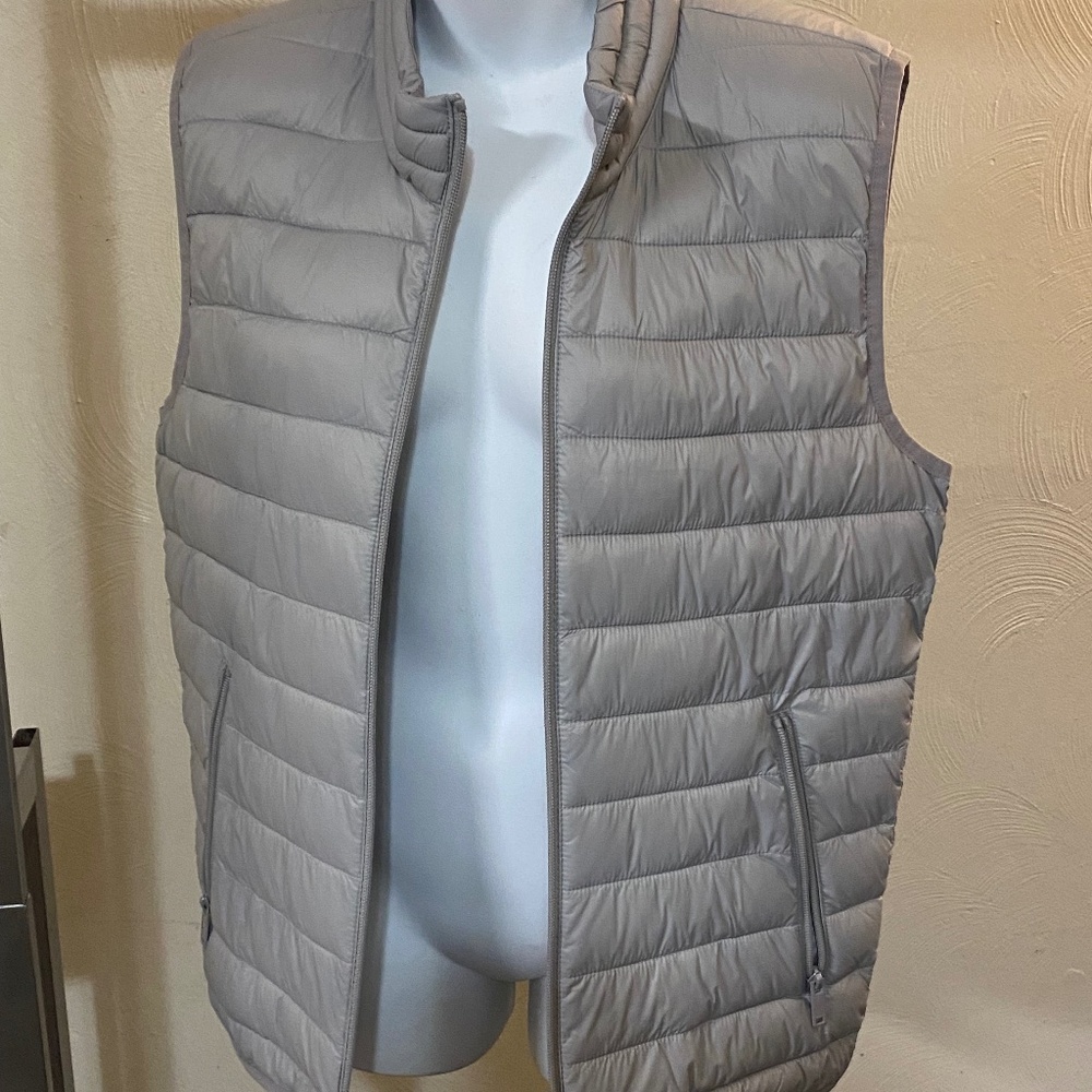 DKNY Mens GRAY Vest  sleeveless Jacket NWT with pockets